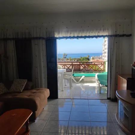Victoria Court 2, Cristianos Apartment *