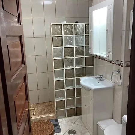 Victoria Court 2, Cristianos Apartment *